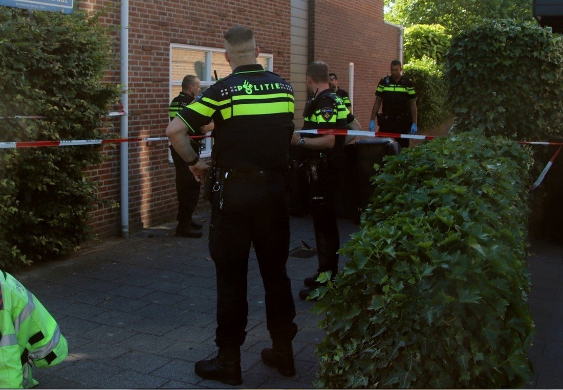 Persoon raakt gewond bij steekpartij in woning Voorhout (Video update)